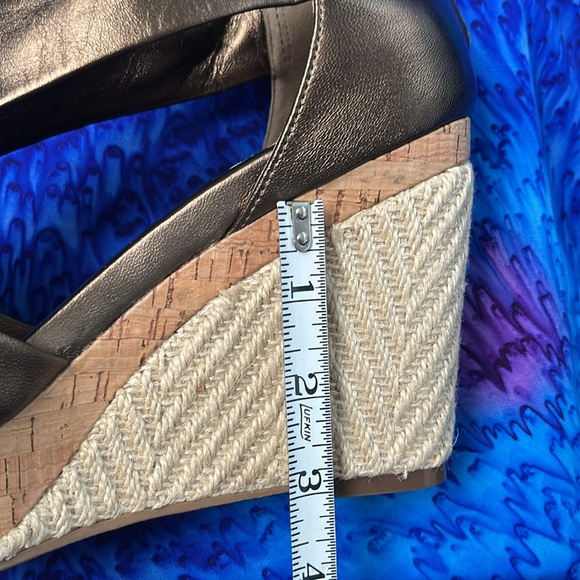 COLE HAAN bronze metallic platform wedge sandal with NIKE AIR sole - Womens 11B - Picture 11 of 14